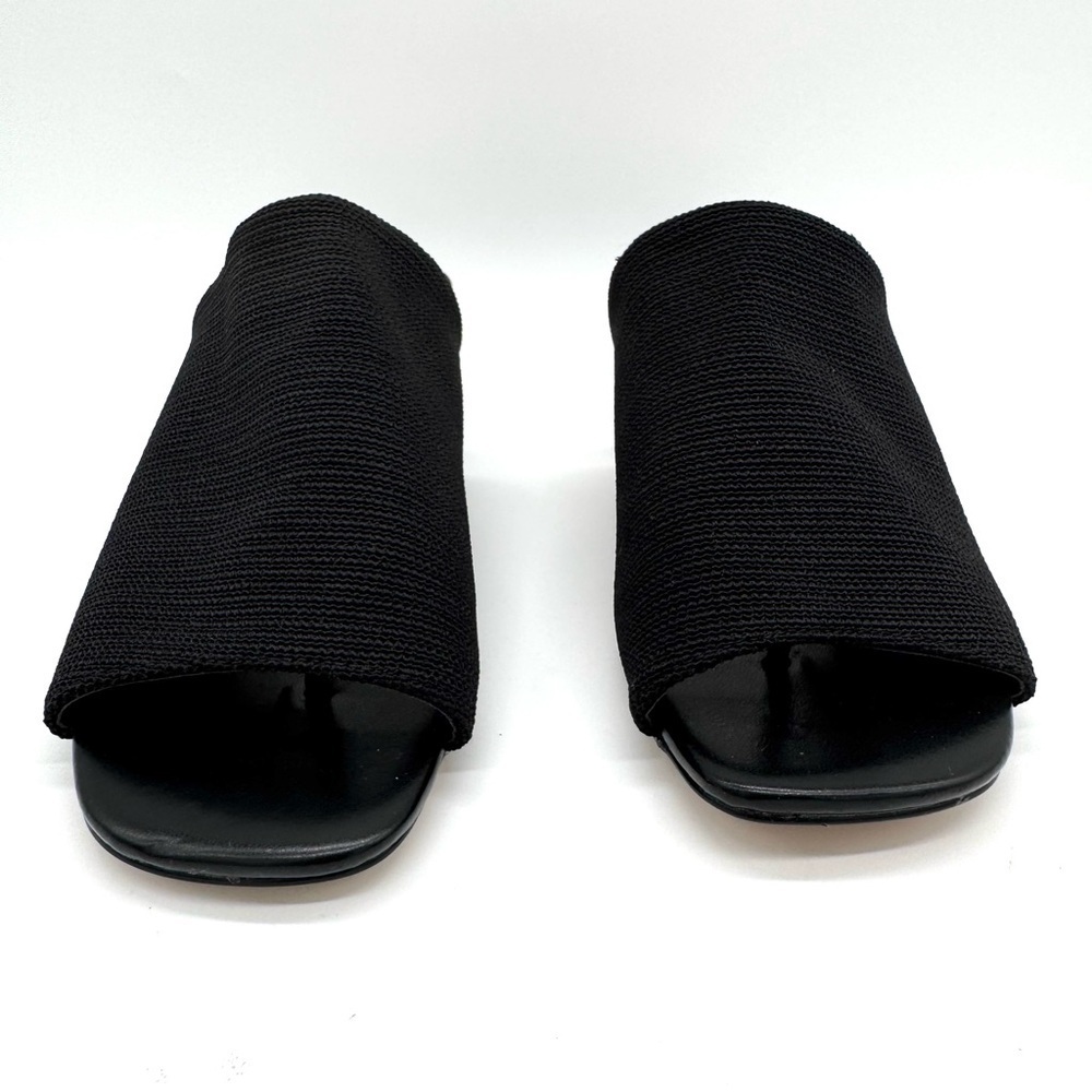 Donald Pliner Black Slide sandals with toe thong - Picture 2 of 8